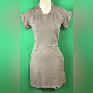 North Face Dress Athletic Short Sleeve Women Small Grey Knit Soft Stretch Pocket
